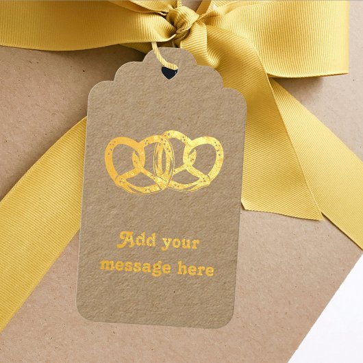 Niedliches Präzel formt beiderseitig einen eigenen Geschenkanhänger