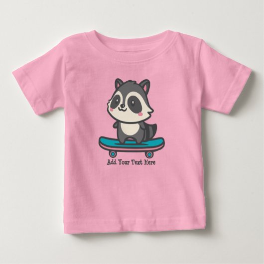 Niedliches Raccoon auf einem Skateboard Personalis Baby T-shirt (Vorderseite)
