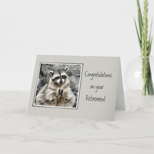 Niedliches Raccoon Clapping Fun Rentirement Karte (Vorderseite)