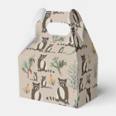 Niedliches Raccoon im Pinienwaldmuster Geschenkschachtel (Rückseite)