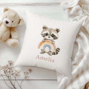 Niedliches Raccoon und Rainbow Baby Name Kinderzim Kissen