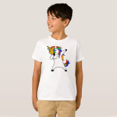 Niedliches Rainbow Dabbing Einhorn T-Shirt (Vorne ganz)