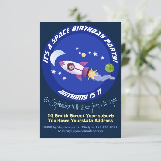 Niedliches Raketenschiff zur Darstellung des Carto Einladung (Stehend Vorderseite)