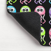 Niedliches Regenbogen-Quallen-Schwarzes Mousepad (Ecke)