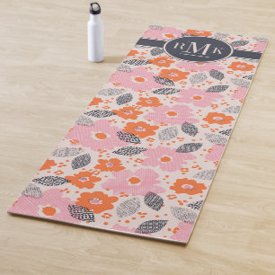 Niedliches Retro Blumenmuster des Monogramm- Yogamatte