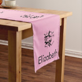 Niedliches Rosa, Schwarze Silhouette Kurzer Tischläufer (Beispiel)