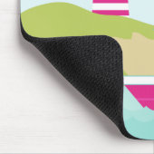 Niedliches rosa Segelboot und Leuchtturm Mousepad (Ecke)