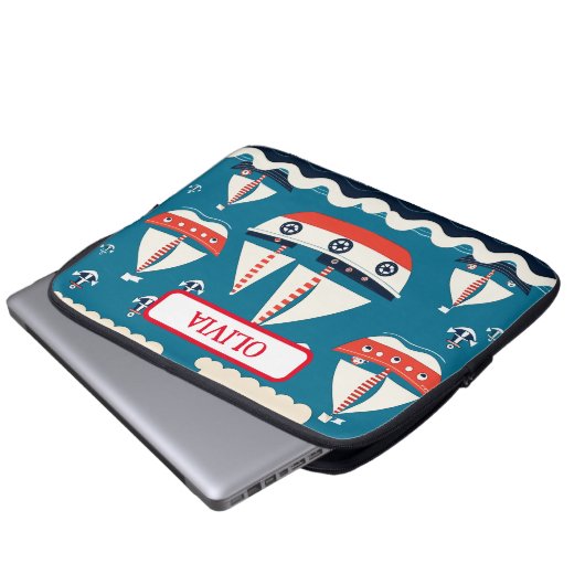 Niedliches Rot-Weiß-Segelboot mit Ankern Laptopschutzhülle (Vorne Knopf)