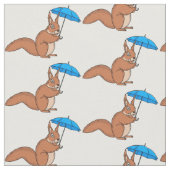 Niedliches Rotes Eichhörnchen mit Cartoon Stoff (Nahaufnahme)