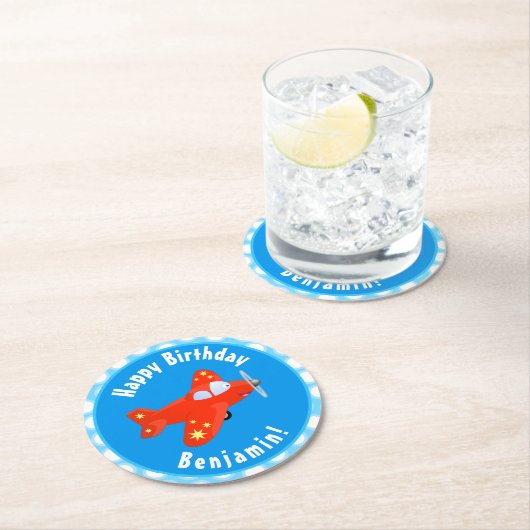 Niedliches rotes Flugzeug mit Cartoon Runder Pappuntersetzer (Vor Ort)