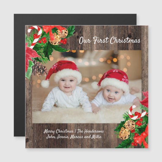 Niedliches Rustic Wood Baby's First Christmas Foto Magnetkarte (Vorne/Hinten)