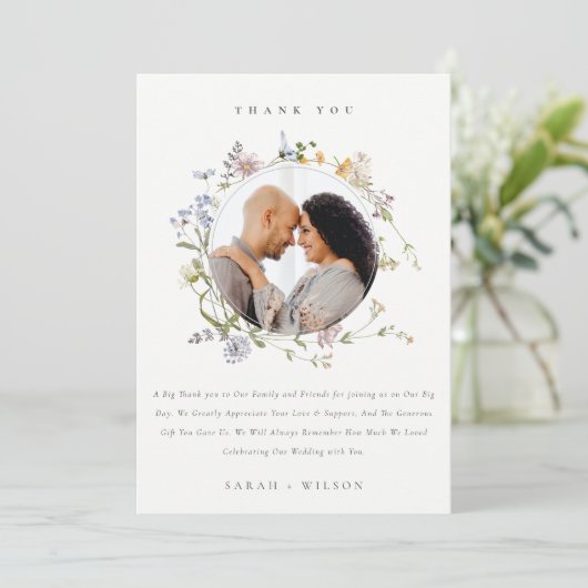Niedliches Rustikales Wiesen-Blumenreath-Hochzeits Dankeskarte (Stehend Vorderseite)