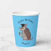 Niedliches Rüstungsschild mit Graduierungskappe Ca Pappbecher (Rückseite)