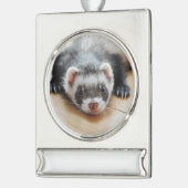 Niedliches Sable Ferret Banner-Ornament Silber (Links)
