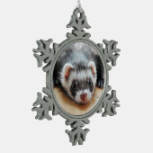 Niedliches Sable Ferret Schneeflocken Zinn-Ornament (Links)