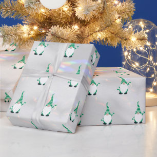 Niedliches Santa Gnome Grünes Muster Funkelnd Weiß Geschenkpapier