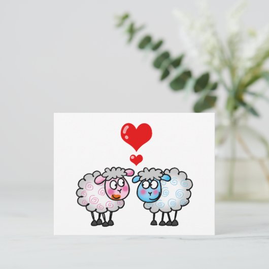 Niedliches Schafskuppel mit Herz - Liebe Postkarte (Stehend Vorderseite)
