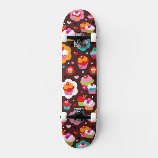 Niedliches Schalen-Kuchen-Muster Skateboard (Vorderseite)