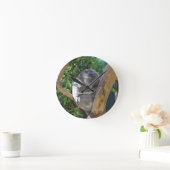 Niedliches Schlafen Koala in Bäumen Runde Wanduhr (Zuhause)