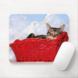 Niedliches Schlafkätzchen im hellen Foto Mousepad