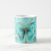Niedliches Schmetterlingsmuster auf blauem Hinterg Kaffeetasse (Mittel)