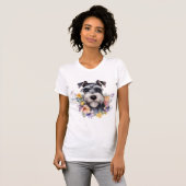 Niedliches Schnauzer-Portrait mit Blume T-Shirt (Vorne ganz)