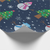 Niedliches Schneemann-Muster mit Weihnachtsbäumen Geschenkpapier (Ecke)