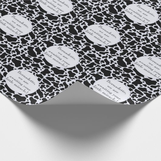 Niedliches Schwarz auf blauem Cowhide-Print-Farm T Geschenkpapier (Ecke)