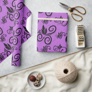 Niedliches Schwarz-Blumen-Vintages Muster Lila Geschenkpapier
