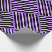 Niedliches Schwarz-Grau-Streifenmuster Geschenkpapier (Ecke)