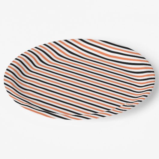 Niedliches Schwarz-Orange-Streifen-Muster Hallowee Pappteller (Schrägansicht)