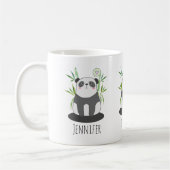 Niedliches Schwarz-Weiß-Panda in Bamboo Kaffeetasse (Links)