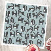 Niedliches Schwarz-Weiß-Tuxedo-Katzenmuster Serviette