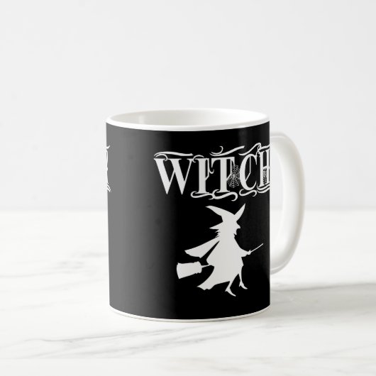 Niedliches Schwarz-Wicked-Flying-Hexe-Halloween Kaffeetasse (VorderseiteRechts)