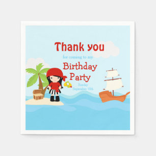 Niedliches Schwarzes Haar Piratenmädchen in Rot Ge Serviette