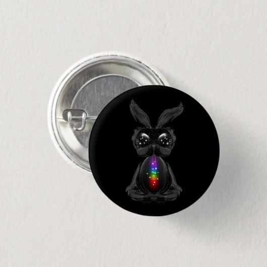 Niedliches Schwarzes Kaninchen mit Chakra-Rainbow- Button (Vorne & Hinten)