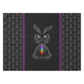 Niedliches Schwarzes Kaninchen mit Chakra-Rainbow- Tischdecke (Vorderseite (Horizontal))