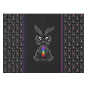 Niedliches Schwarzes Kaninchen mit Chakra-Rainbow- Tischdecke