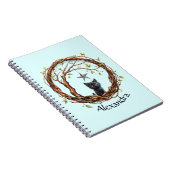 Niedliches Schwarzes Kätzchen beim Stern Notizblock (Rechte Seite)