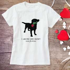 Niedliches schwarzes Labor Valentine Hunde mit Rot T-Shirt