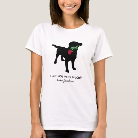 Niedliches schwarzes Labor Valentine Hunde mit Rot T-Shirt (Vorderseite)