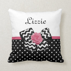 Niedliches Schwarzes punktiert rosa Rosen-Zickzack Kissen