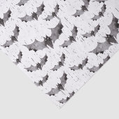 Niedliches Schwarzes u. Weiß schlägt Seidenpapier (Ausschnitt)