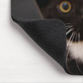 Niedliches Schwarzweiss-Tuxedo-Kätzchen Mousepad (Ecke)