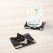 Niedliches Schwarzweiss-Tuxedo-Kätzchen Untersetzer (Rechte Seite)