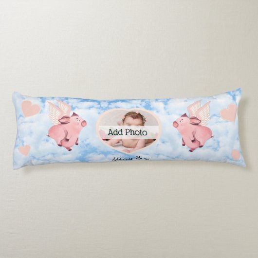 Niedliches Schweine mit Schweinen, wenn Schweine i Seitenschläferkissen (Rückseite)