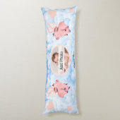 Niedliches Schweine mit Schweinen, wenn Schweine i Seitenschläferkissen (Rückseite (Vertikal))