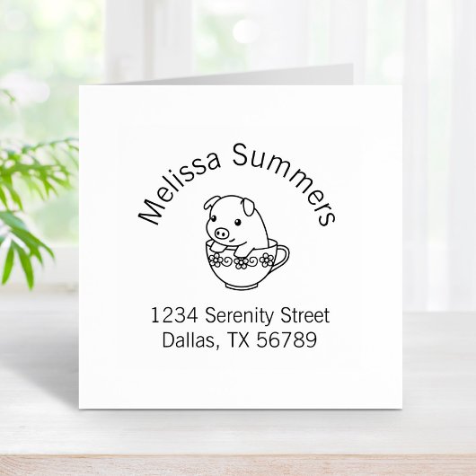 Niedliches Schweinefleisch in einer Teacup-Arkadet Gummistempel