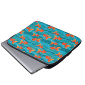 Niedliches Schwimmen Goldfish & Wassermuster Laptopschutzhülle (Vorne Knopf)
