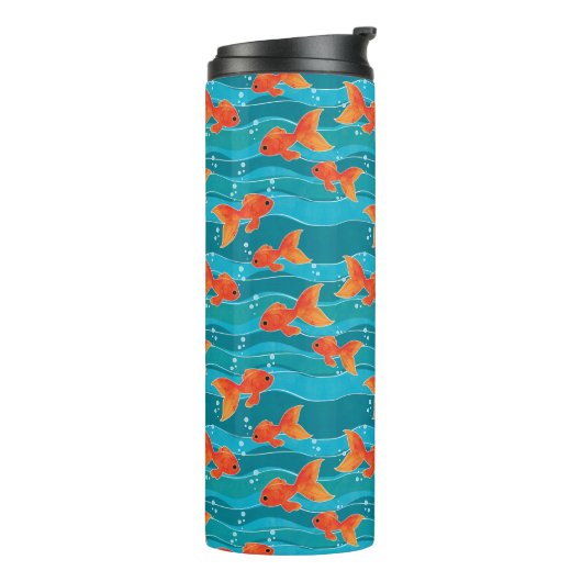 Niedliches Schwimmen Goldfish & Wassermuster Thermosbecher (Nach links gedreht)